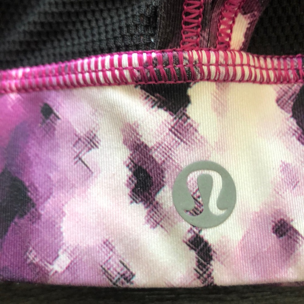 Lululemon women’s sports bra - Picture 11 of 16